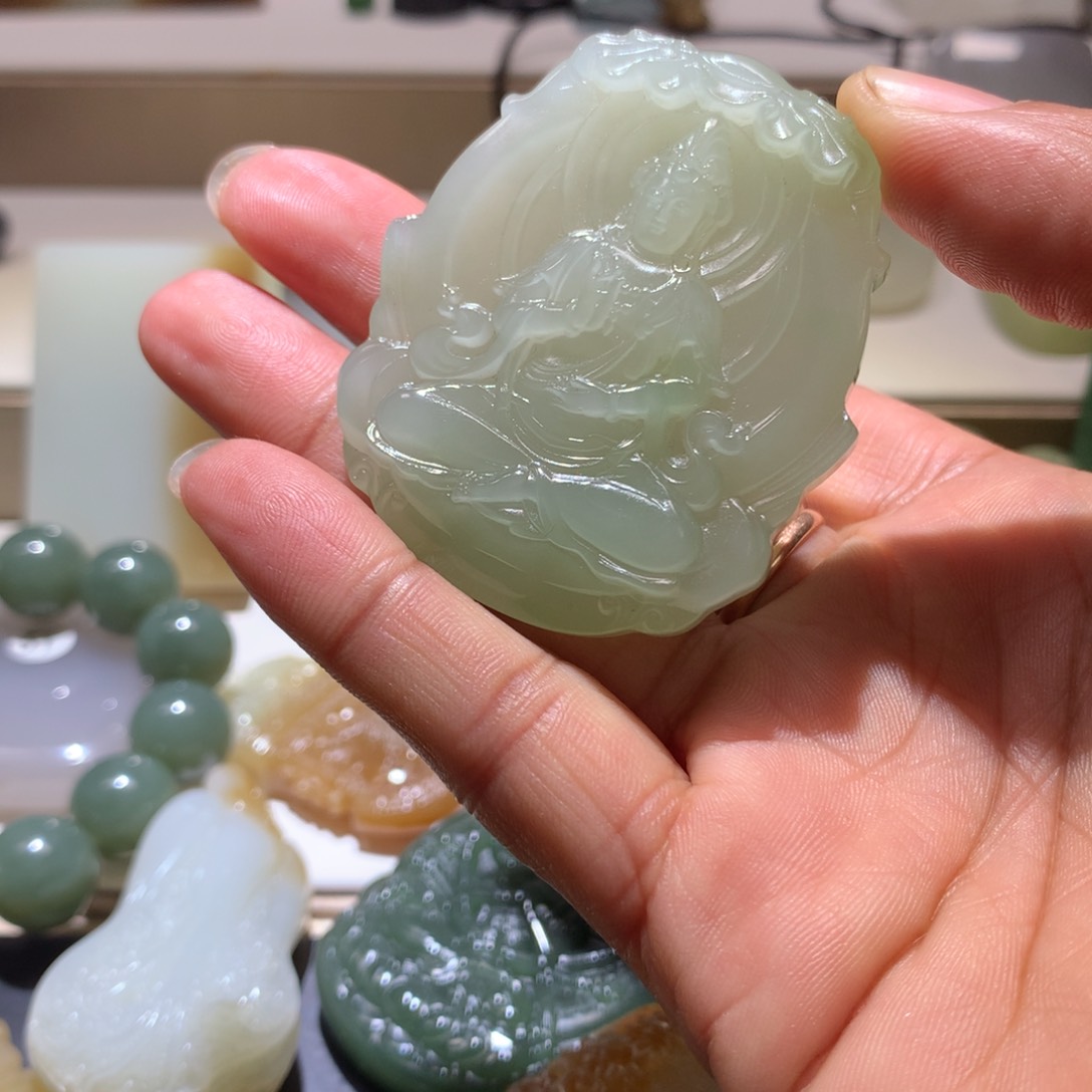 和田玉颈饰未镶嵌手*