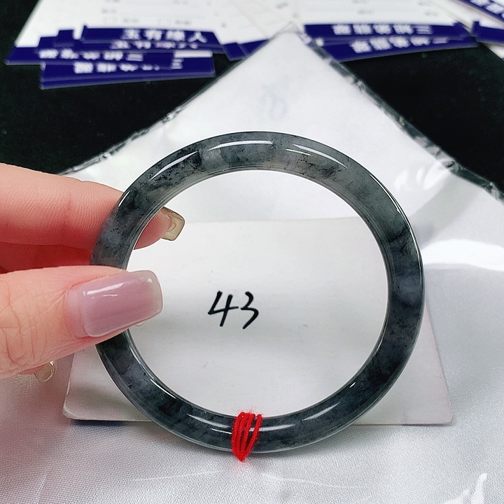 翡翠手镯（圆镯）未镶嵌