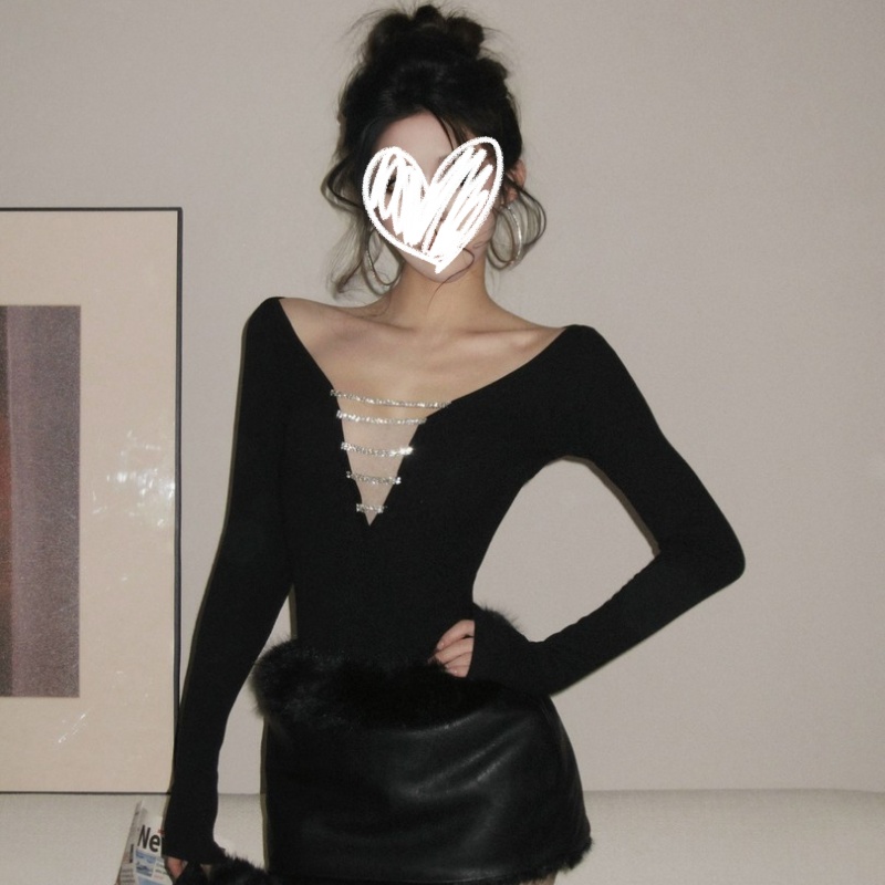 【现货】2025冬季美式复古高级设计感辣妹性感深v领长袖打底衫上衣