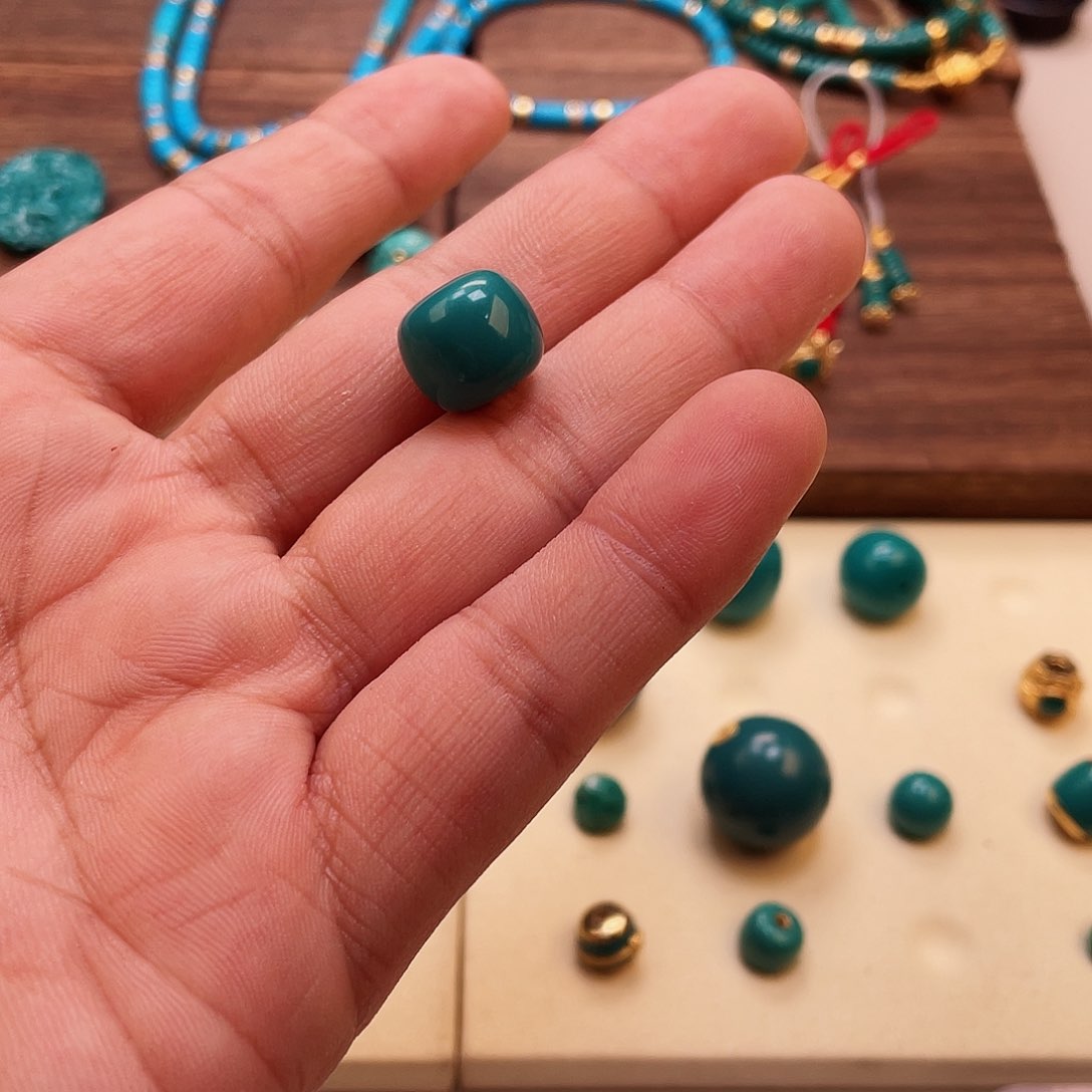 绿松石颈饰未镶嵌灰*