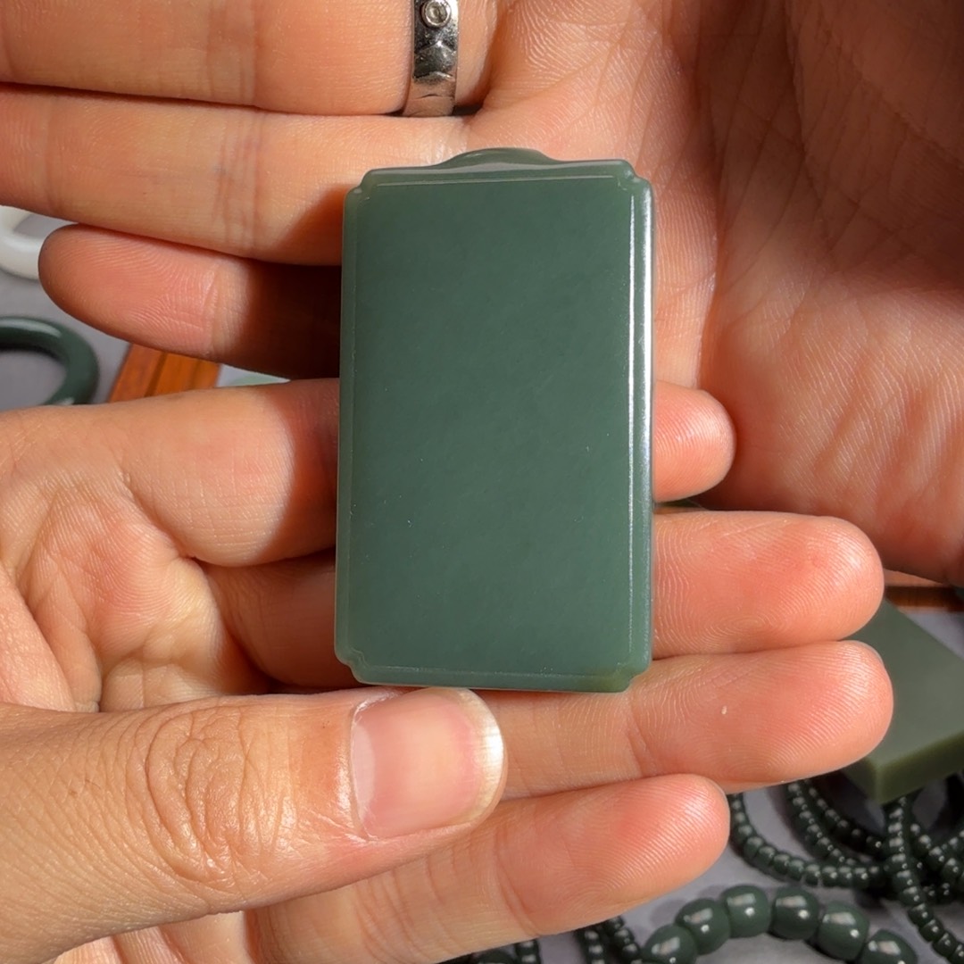 和田玉手链未镶嵌黑*