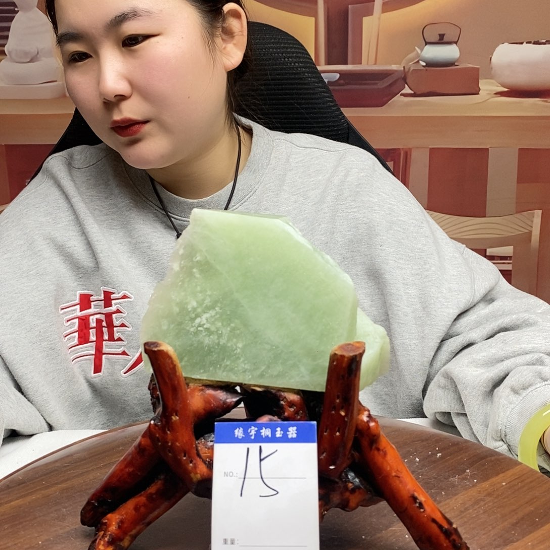 蛇纹石玉原石未镶嵌
