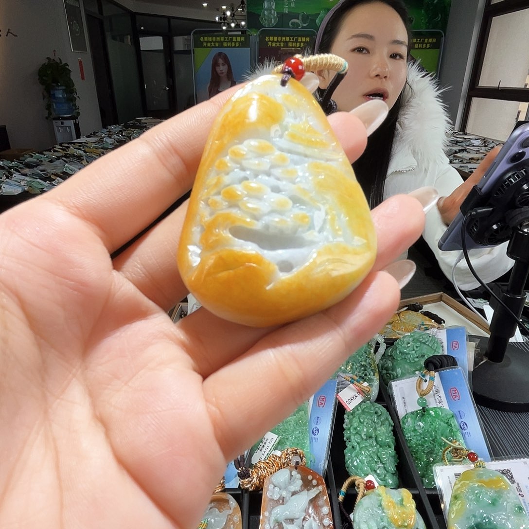 颈饰未镶嵌翡翠一