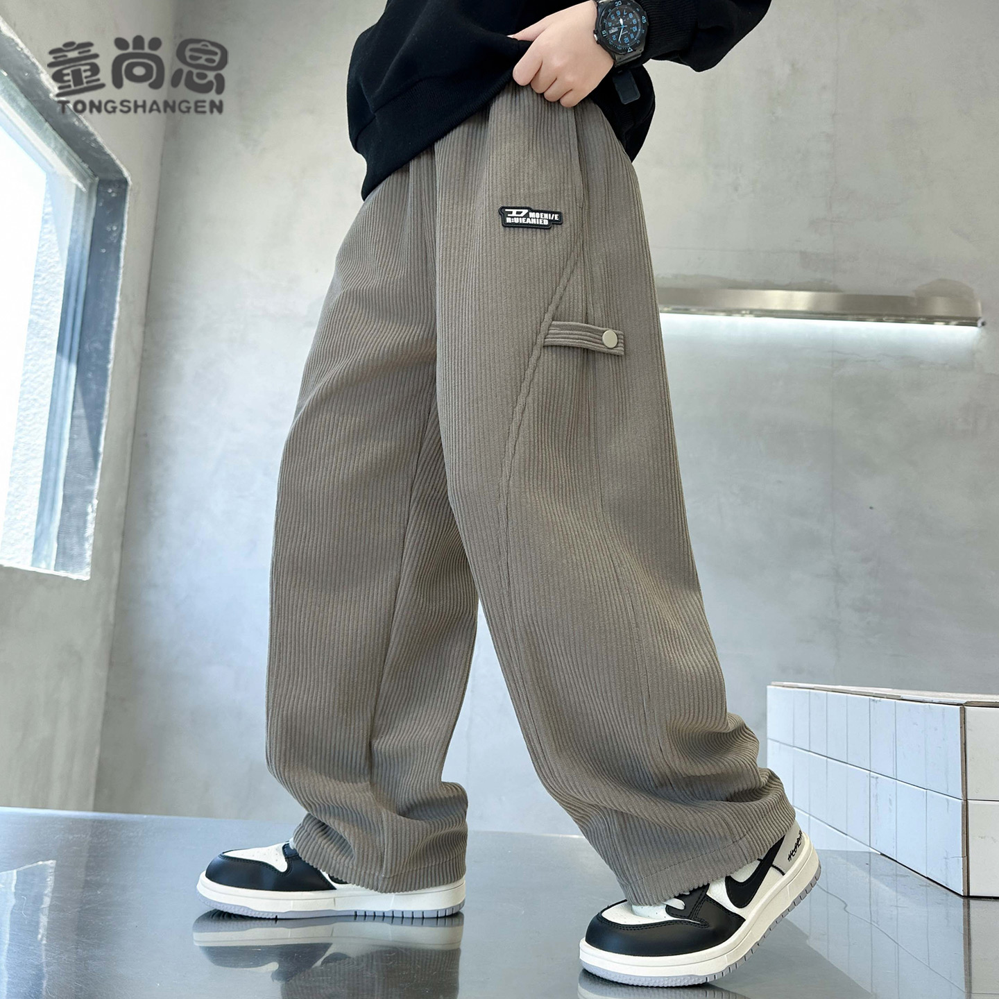 儿童裤子加绒加厚秋冬2025新款男童休闲裤一体绒大童男孩直筒长裤