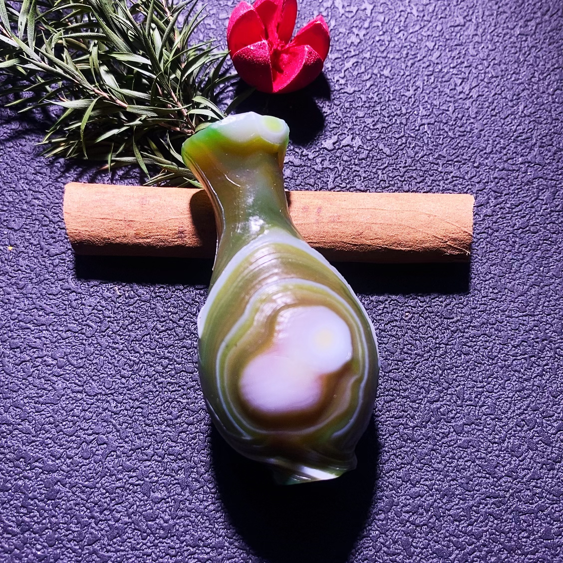 阿拉善花眼玛瑙宝瓶