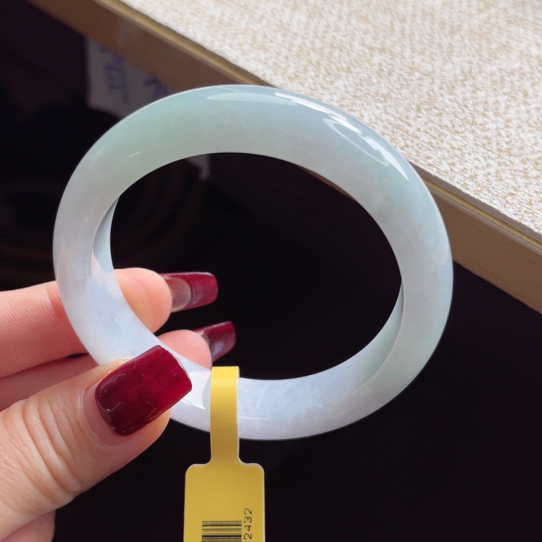 翡翠手镯未镶嵌手镯