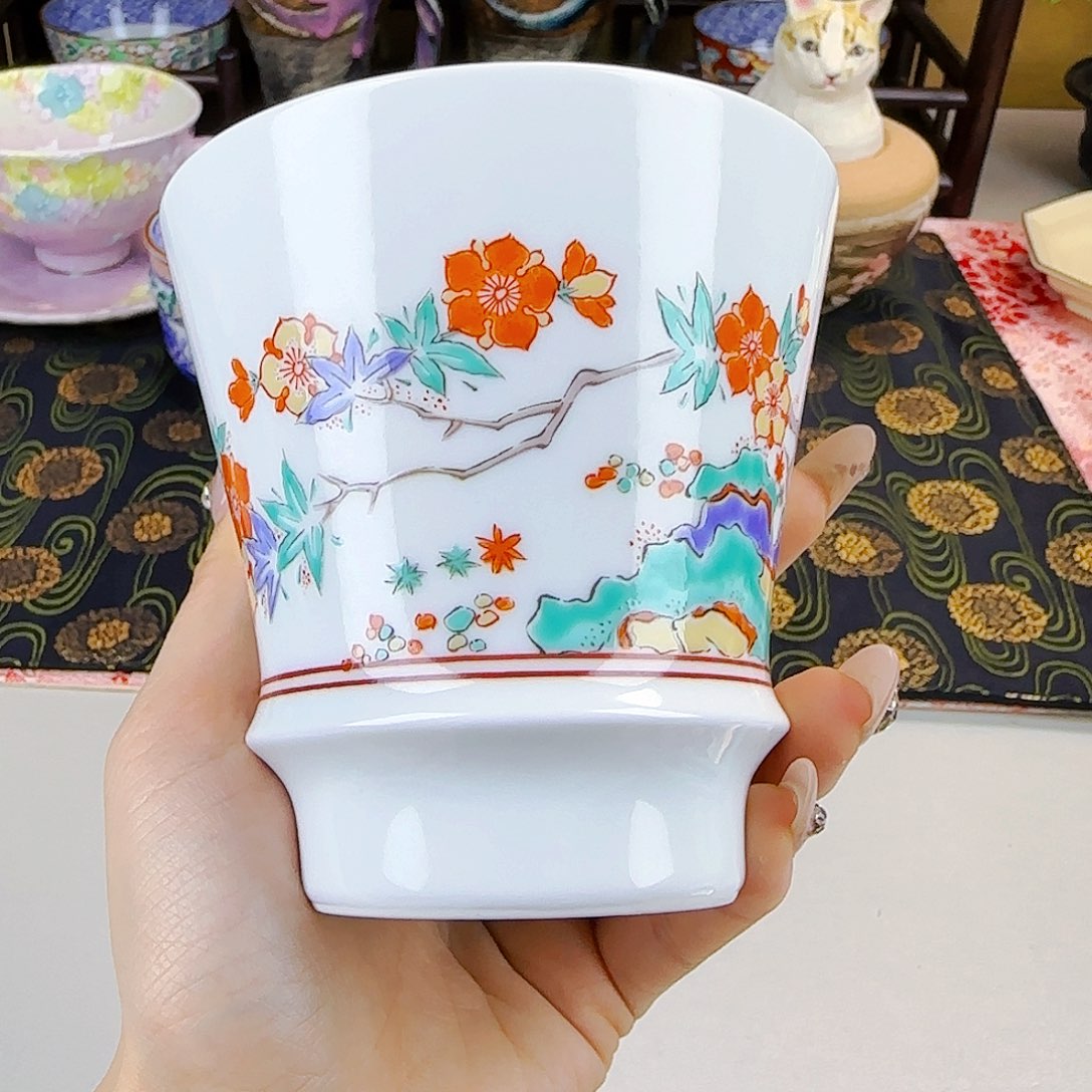 他家茶具瓷器真美！