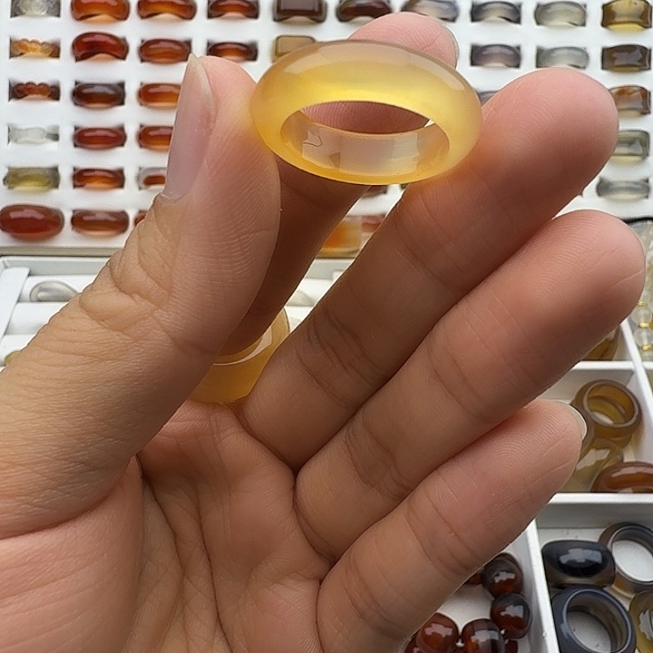 玛瑙/玉髓未镶嵌戒圈18圈微瑕福利不退换介意勿拍慎拍