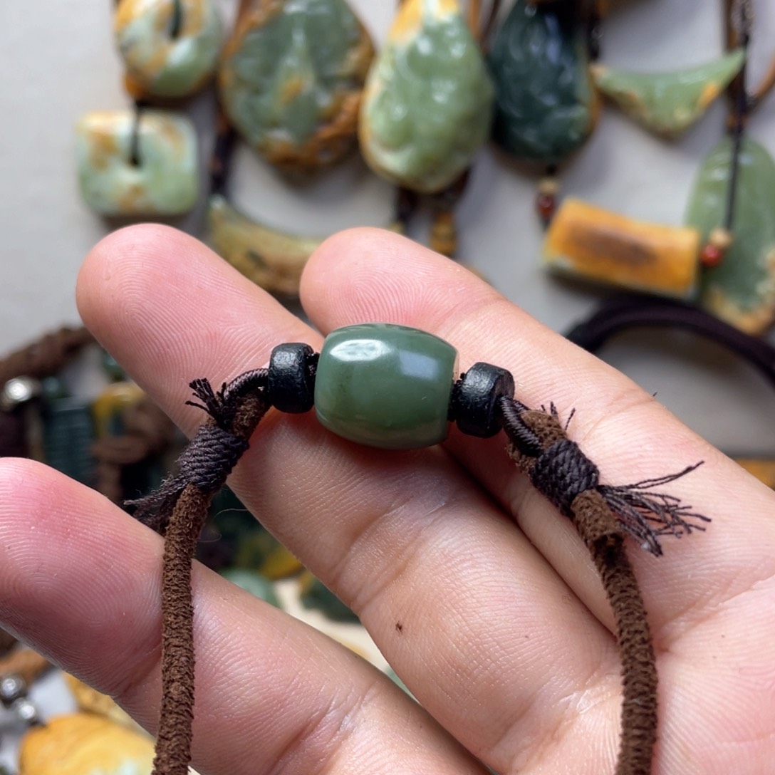 岫岩老玉（透闪石质玉）手绳未镶嵌