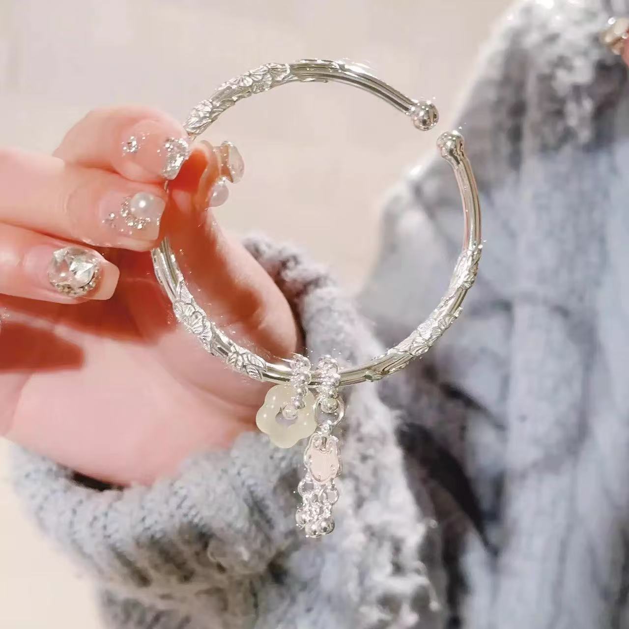 银色繁花平安锁吊坠推拉手镯103（无礼盒）