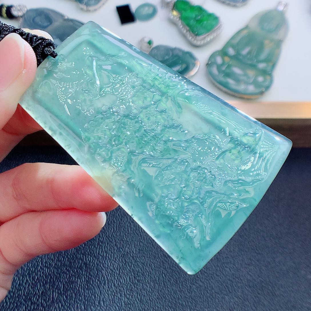 翡翠颈饰未镶嵌翡翠