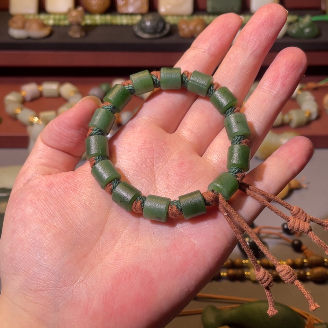 辉***~和田玉未镶嵌颈饰