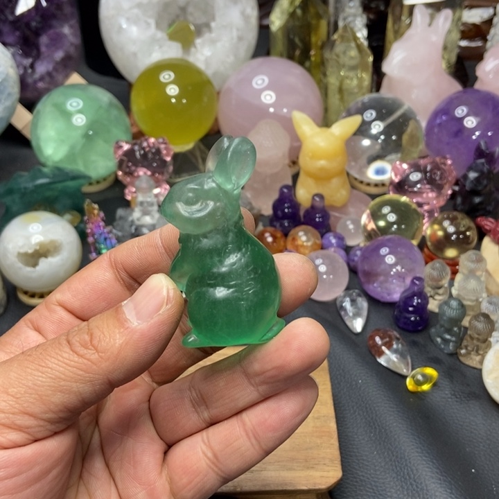 水晶摆件未镶嵌绿兔子