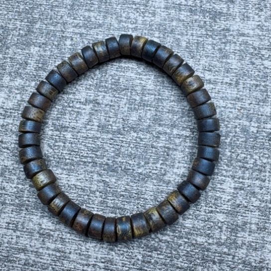 沉香手串绿棋片珠串0.7