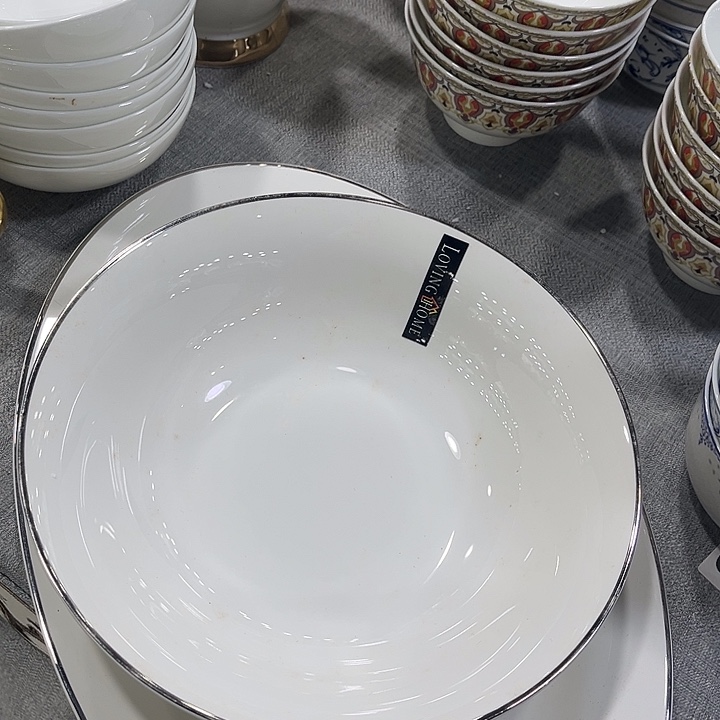 陶摆件鱼盘一个大汤碗一个