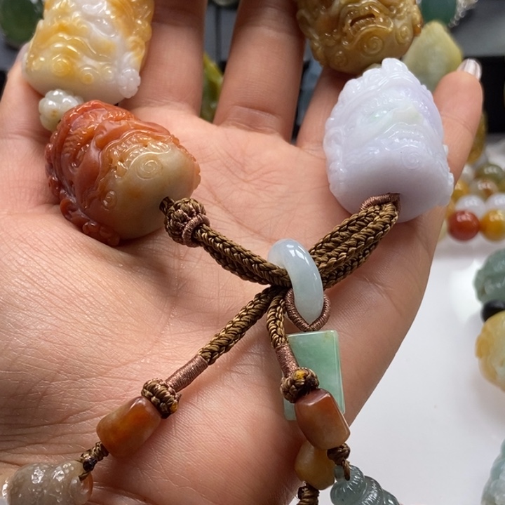 翡翠摆件未镶嵌书*