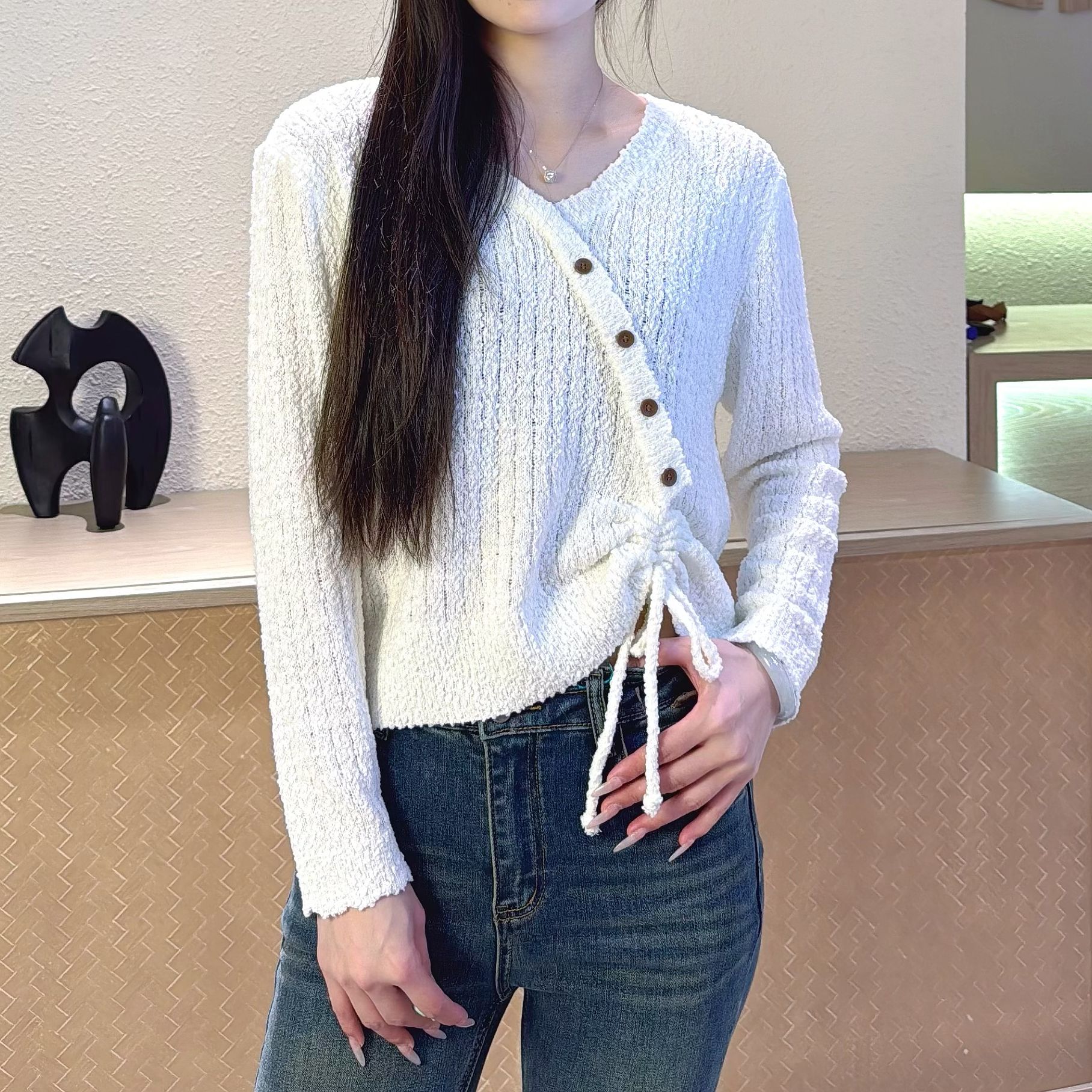 V领纯色长袖薄款女显瘦毛针织衫开衫设计感圆领短款时尚温柔