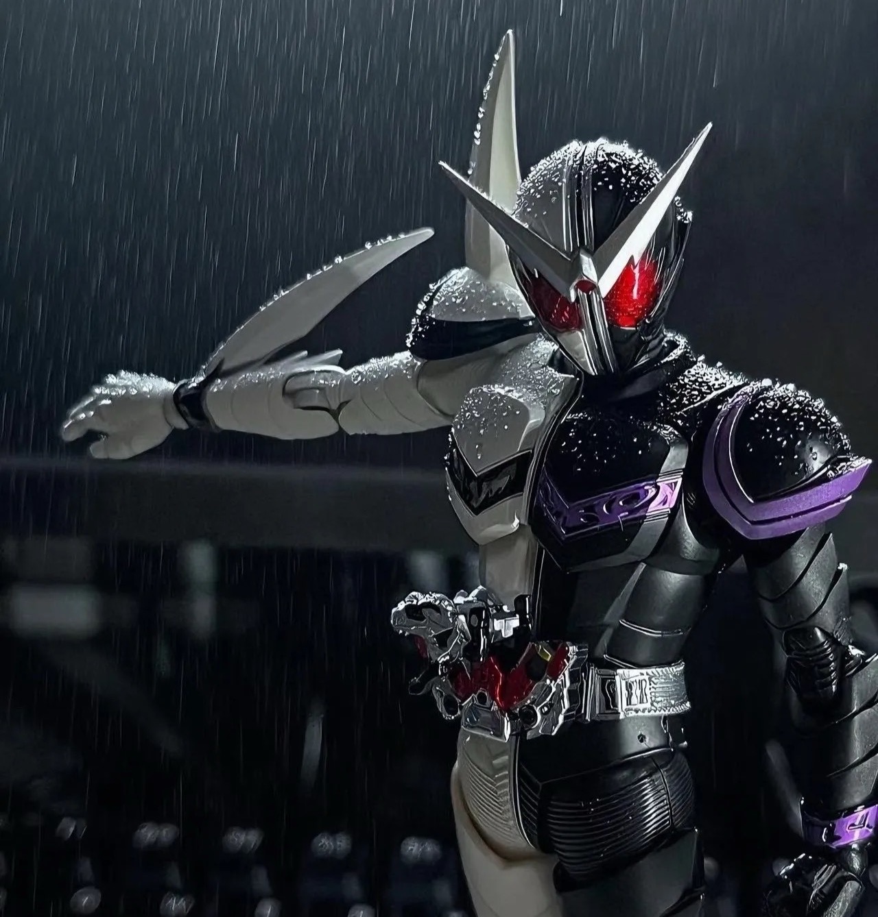 萌粒假面骑士模型手办周边真骨雕甲斗王响鬼龙骑模型手办潮玩机甲