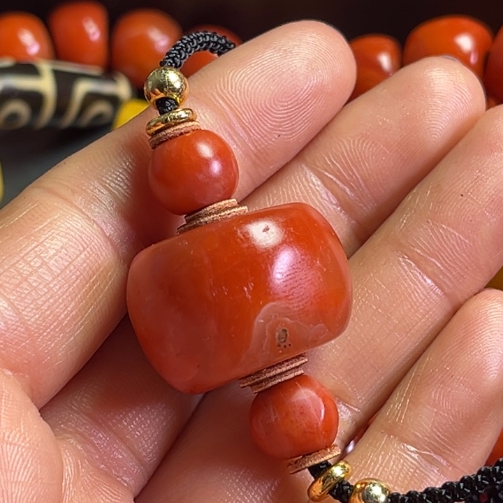 颈饰琉璃荣*琉璃………..