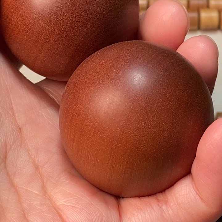 善***下檀香木老山檀香红肉4.0保健球，焦糖奶甜香