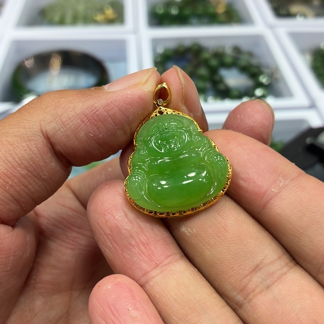 和田玉18K金镶嵌颈饰