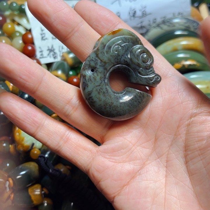 岫岩河磨玉（透闪石质玉）手链未镶嵌