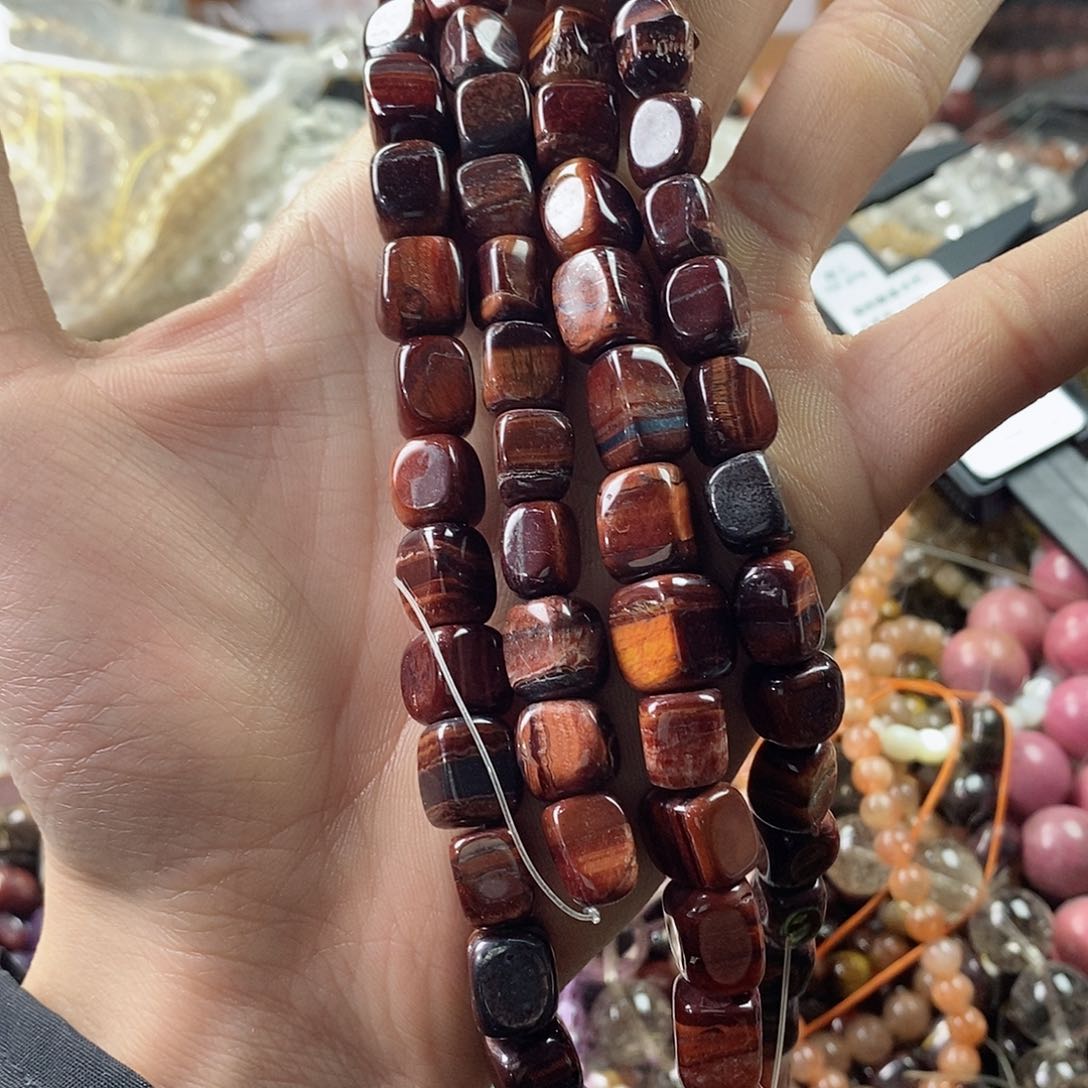 玛瑙/玉髓珠宝半成品未镶嵌一条天然8×12左右红虎石C53