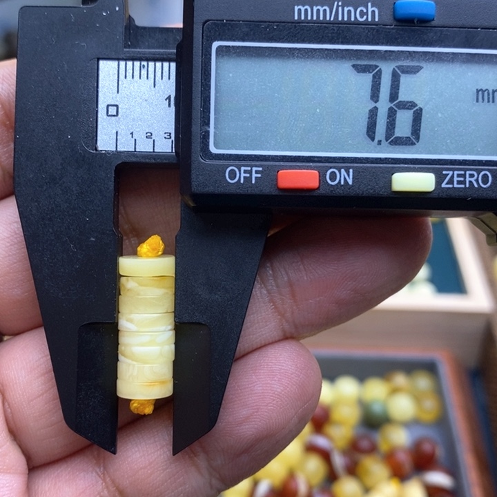 琥珀裸石未镶嵌9号7.6左右隔片微瑕