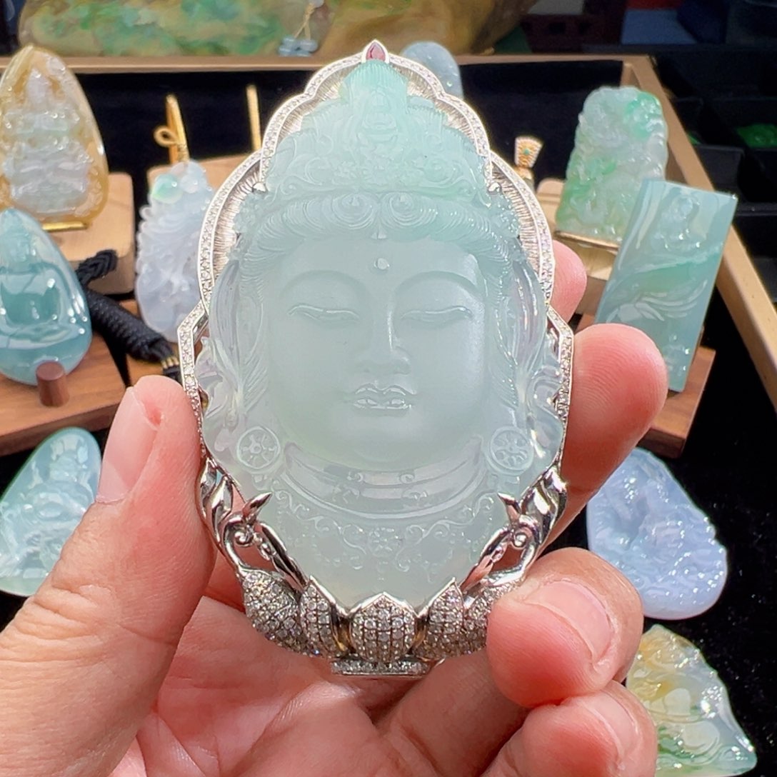 翡翠18K金镶嵌颈饰江**人天然缅甸翡翠吊坠