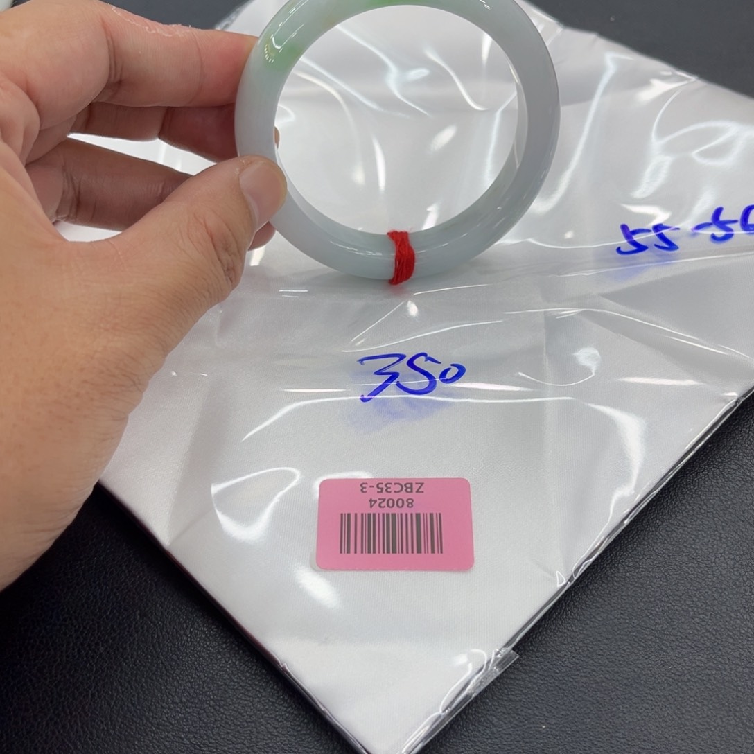 翡翠手镯未镶嵌翡翠手镯