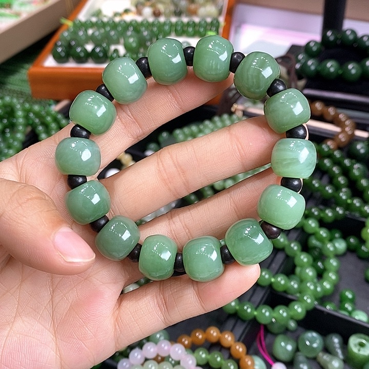 和田玉（碧玉）颈饰未镶嵌