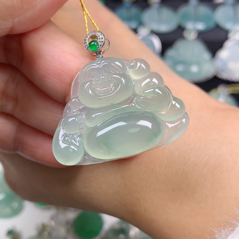 【闪购商品】翡翠颈饰18K金镶嵌布袋佛