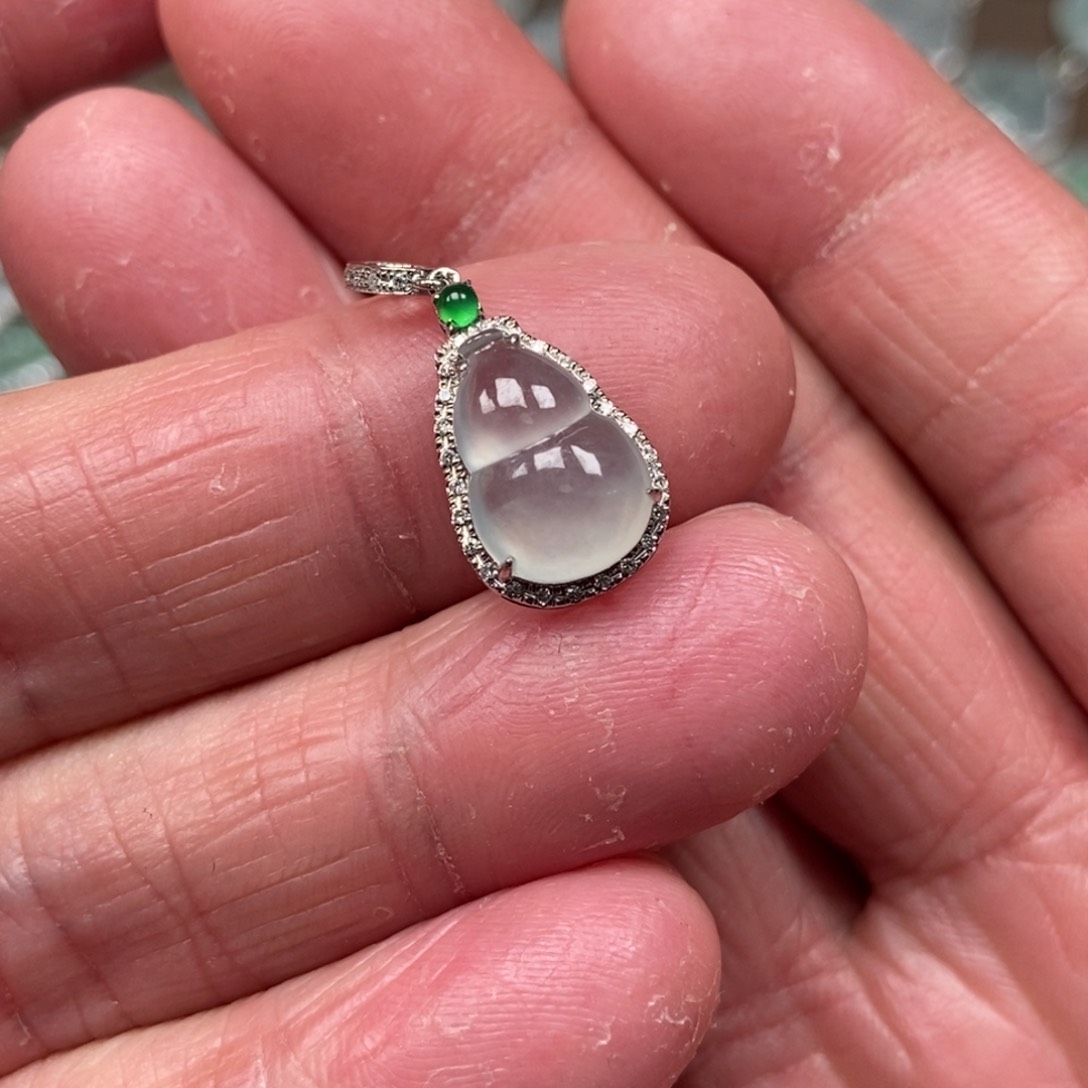 翡翠颈饰18K金镶嵌葫芦