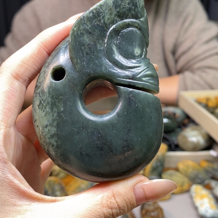 岫岩河磨玉（透闪石质玉）颈饰未镶嵌