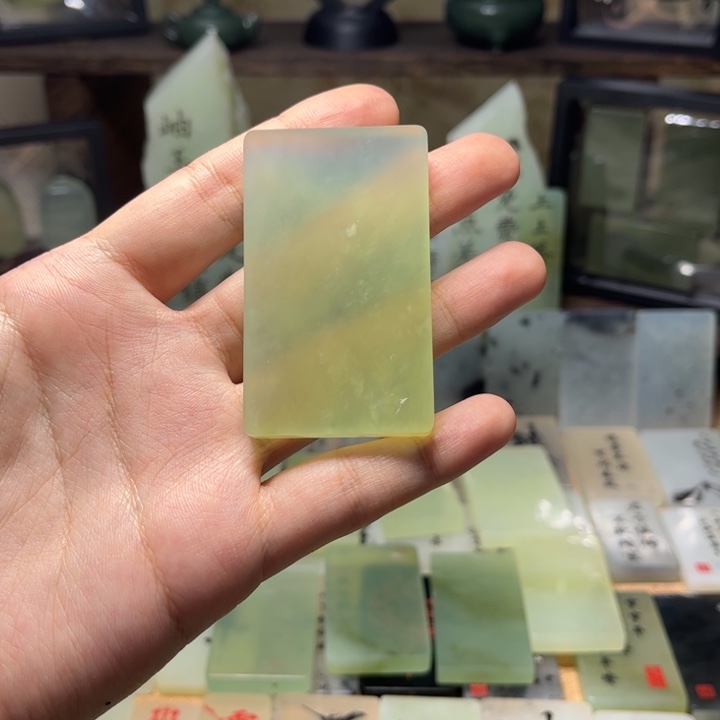 蛇纹石玉未镶嵌定制