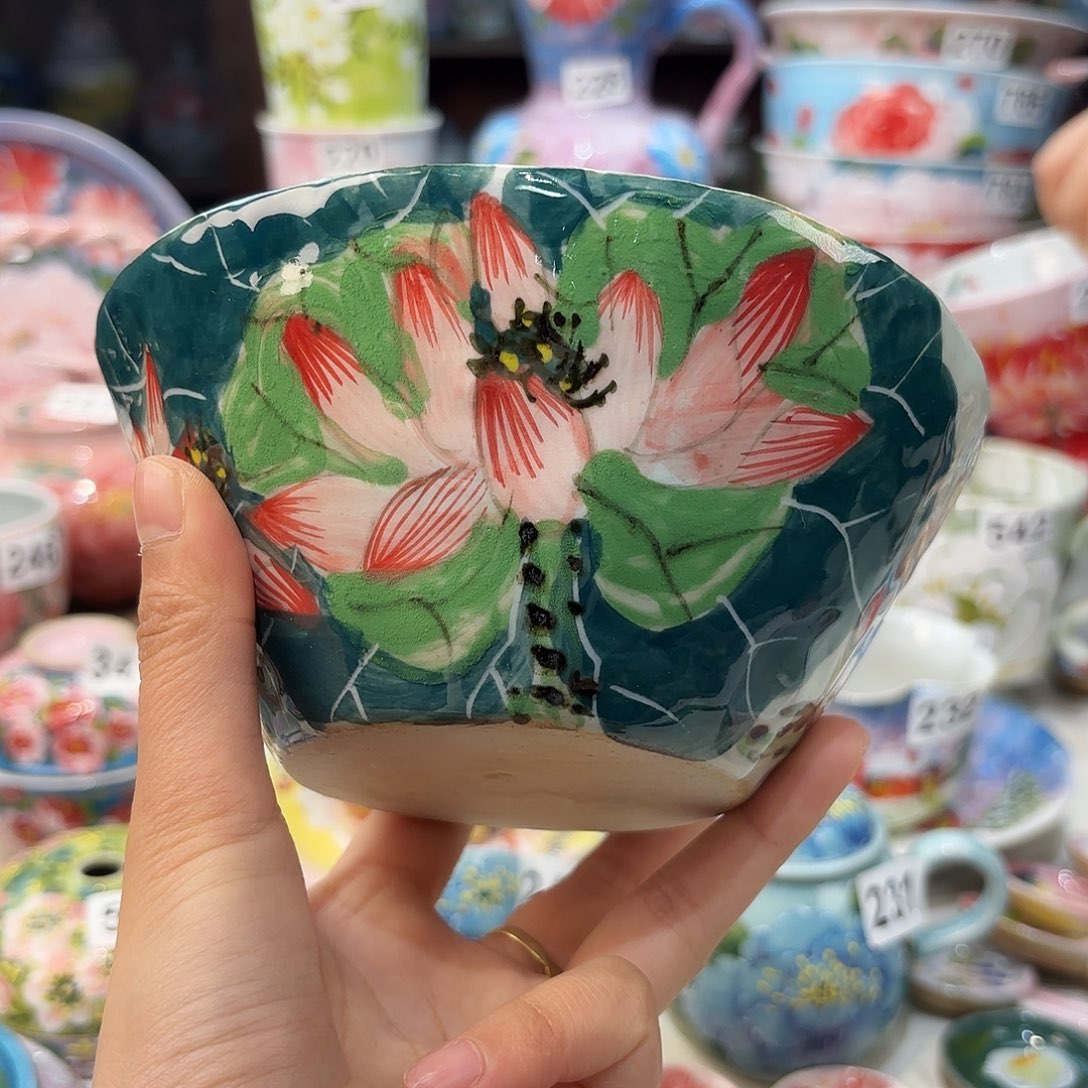 瓷片兔兔好de o mo mo w w y