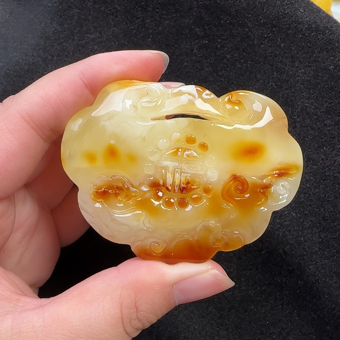 蜜蜡未镶嵌珠宝奇石