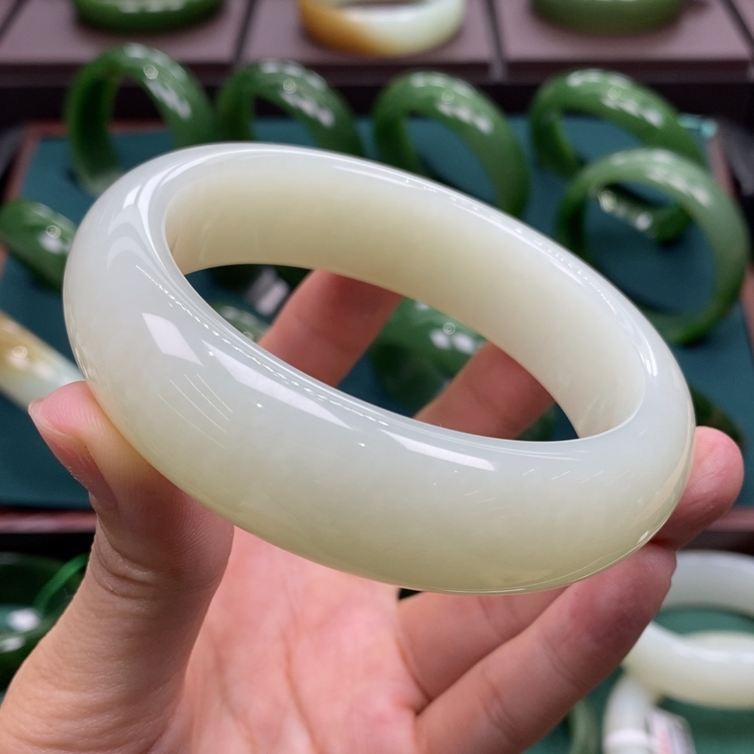 和田玉未镶嵌手镯6263