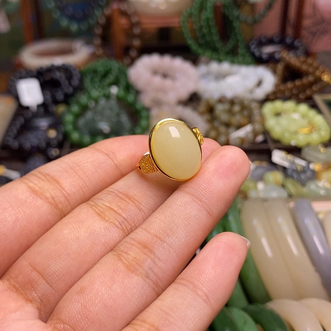 和田玉未镶嵌颈饰黄口戒指银