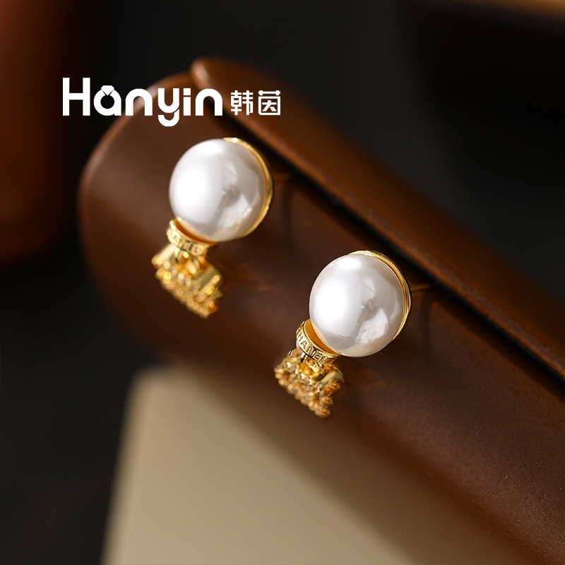 铜合金仿珍珠耳饰 925银针优雅珠珠小香风双C耳钉轻奢高级感AAA