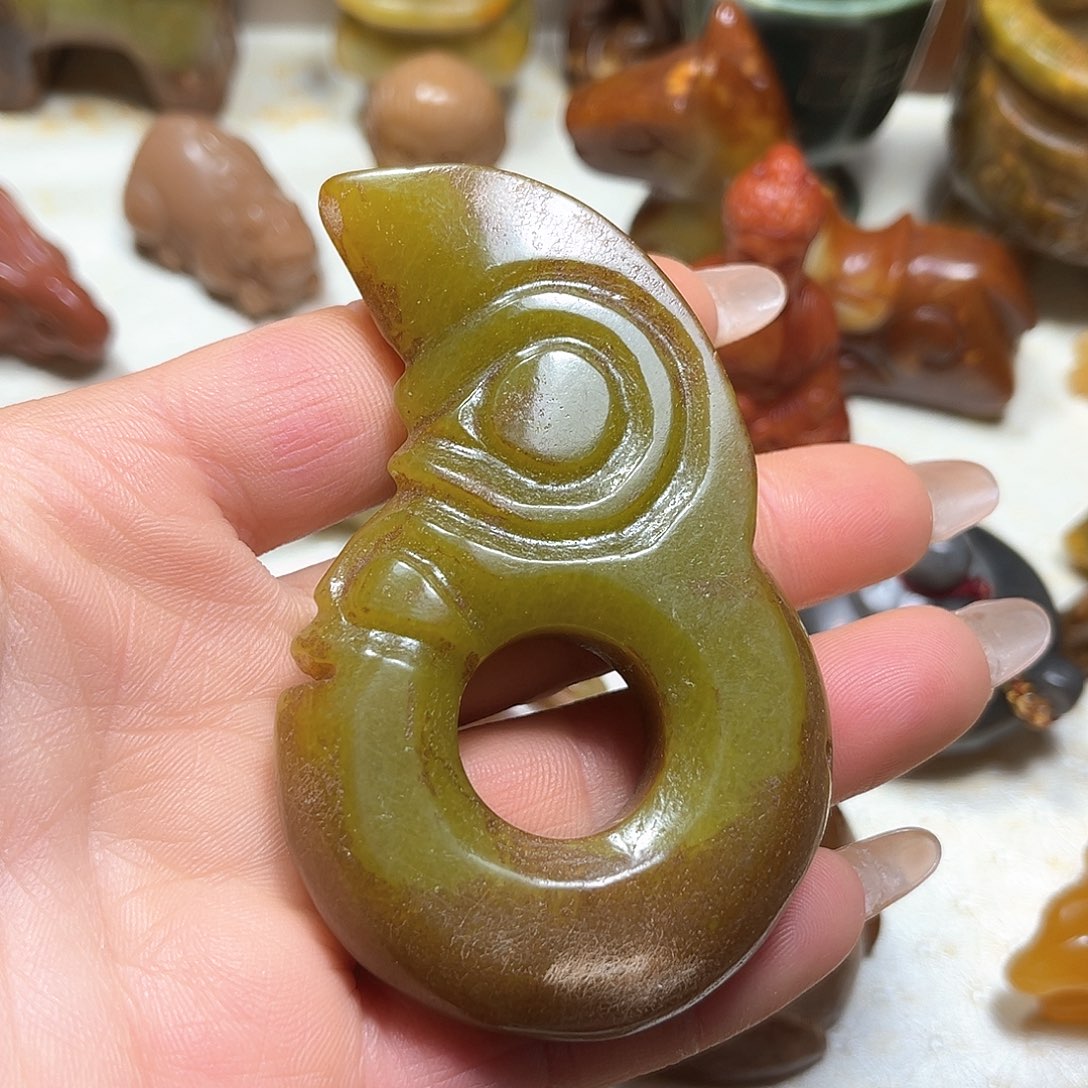 白玉菩提吊坠白玉菩提吊坠