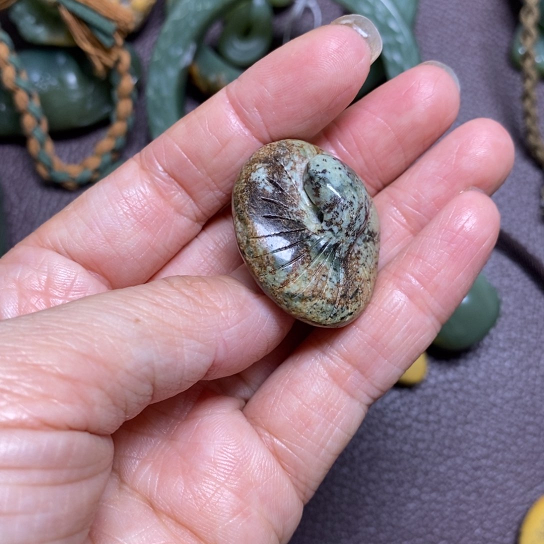 岫岩河磨玉（透闪石质玉）无未镶嵌