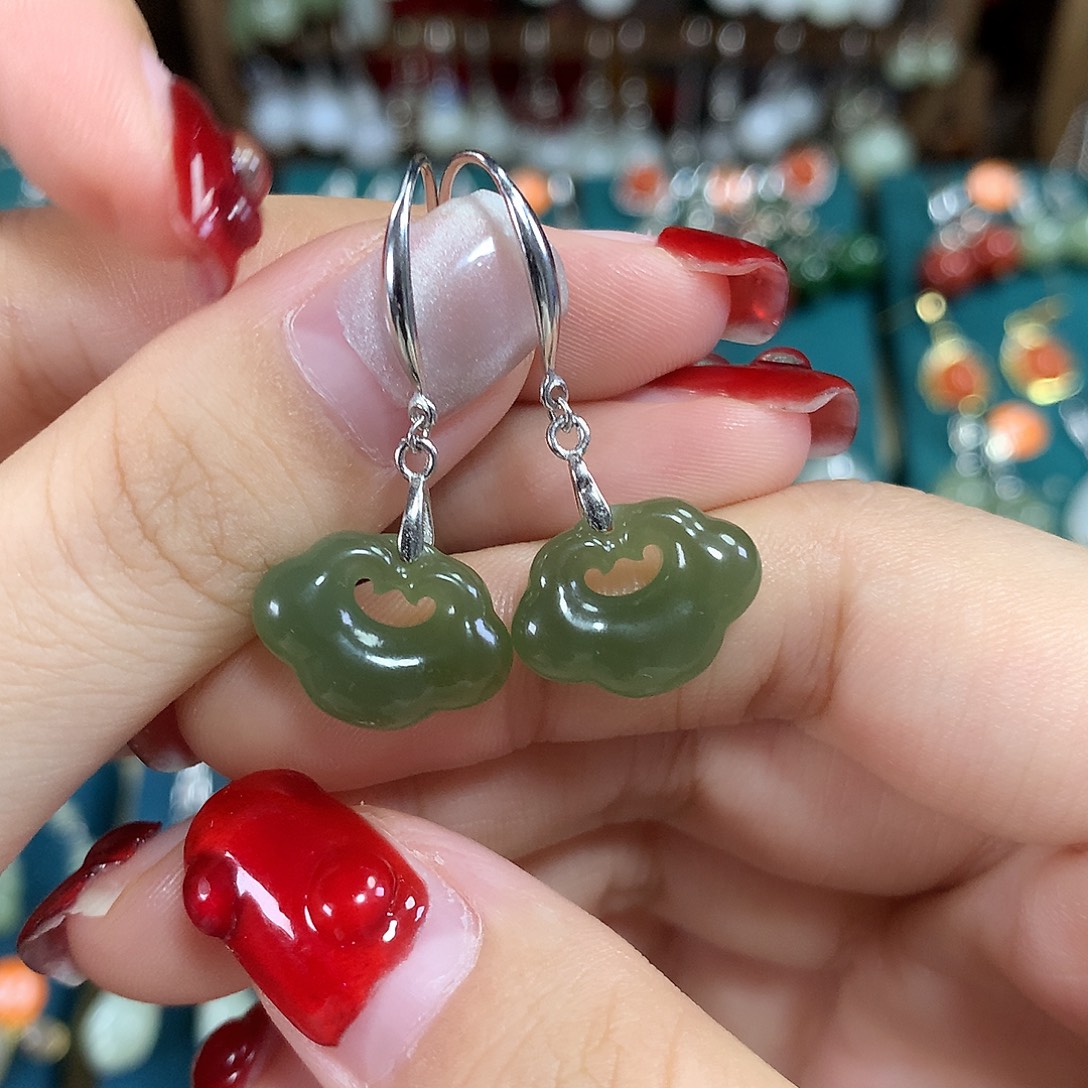 和田玉银S925镶嵌耳饰平安锁卡16*11.5左右