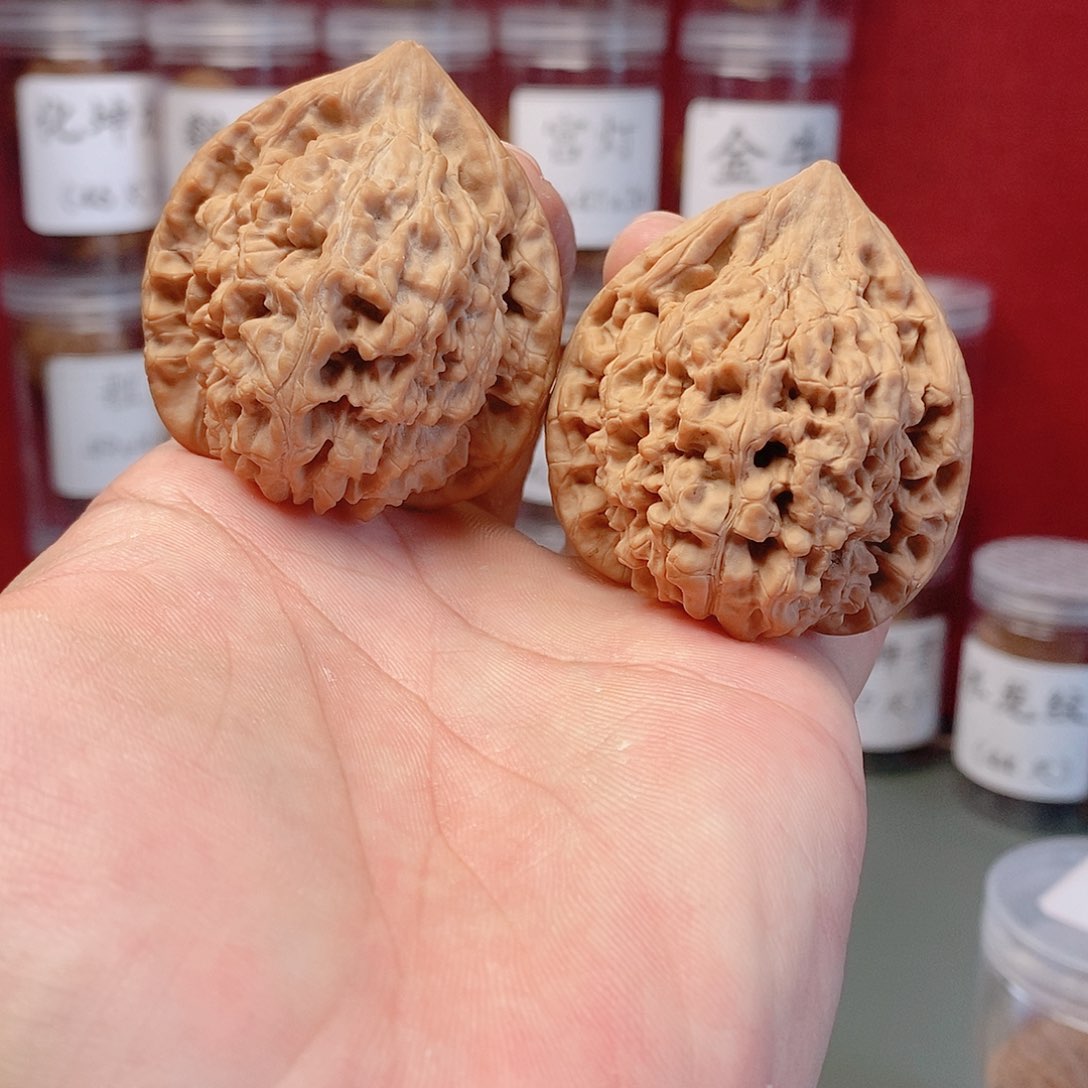 核桃把件平****)47官帽一对。。。。。。。