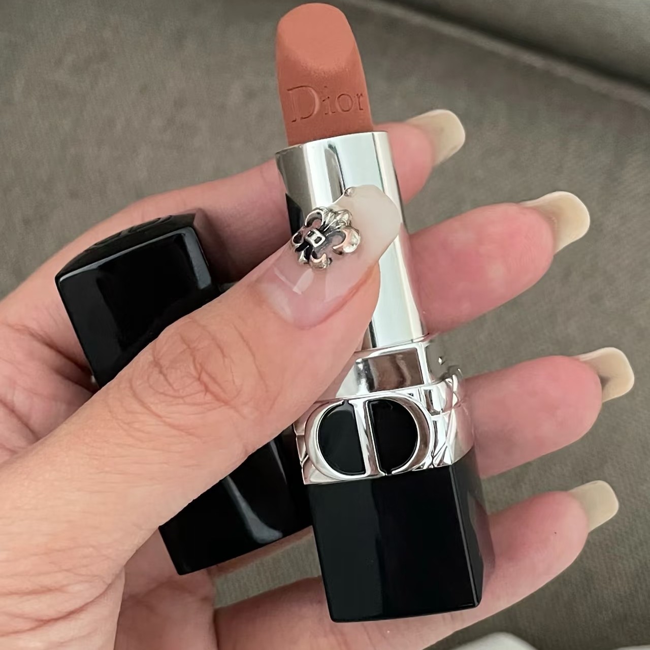 迪奥烈艳蓝金唇膏丝绒999