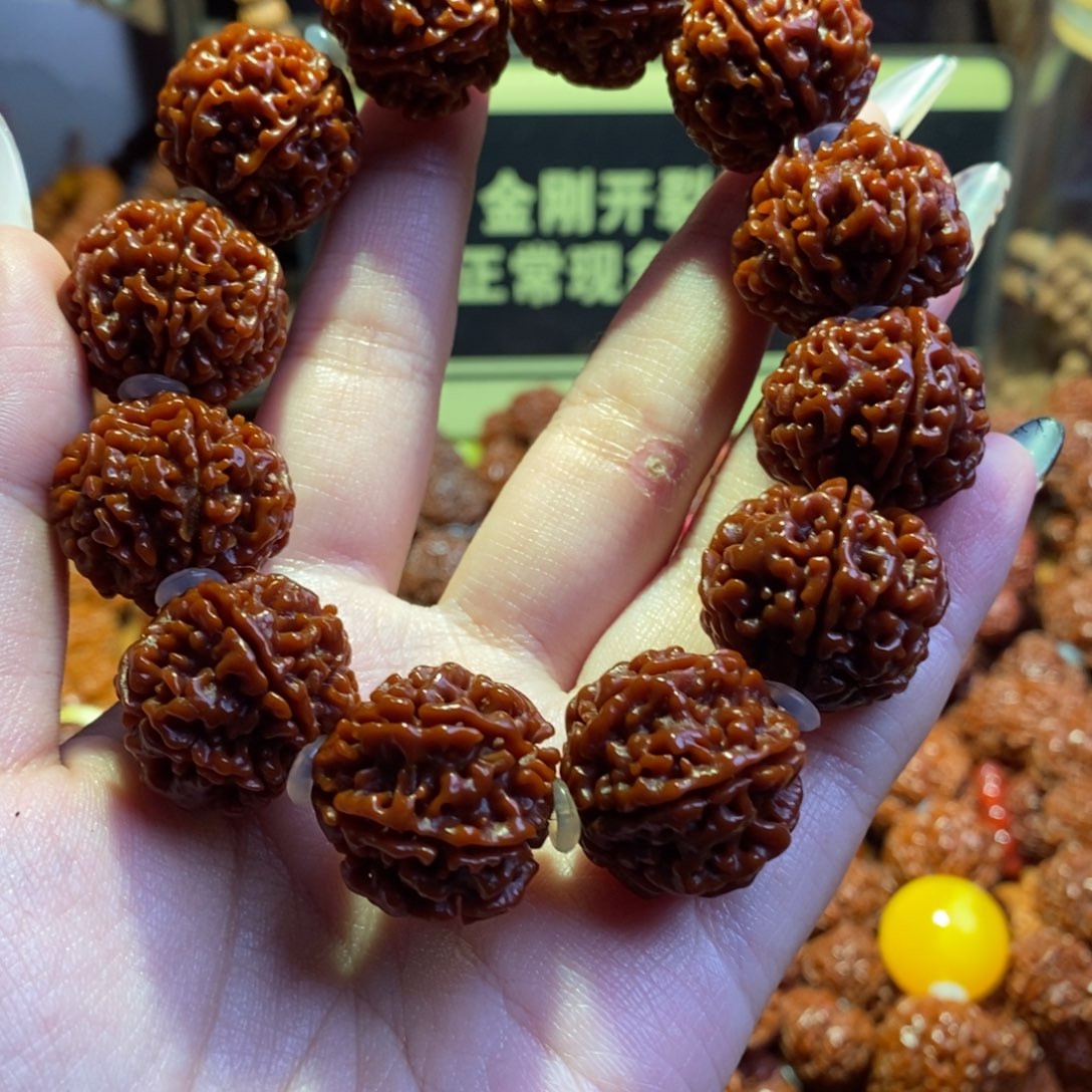 金刚菩提吊坠226原生态玉化