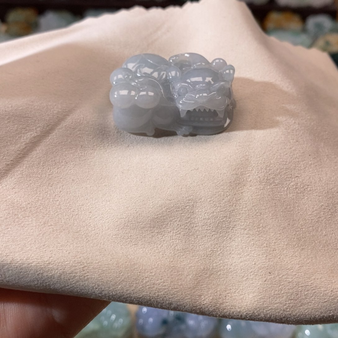 翡翠未镶嵌颈饰天然翡翠吊坠貔貅