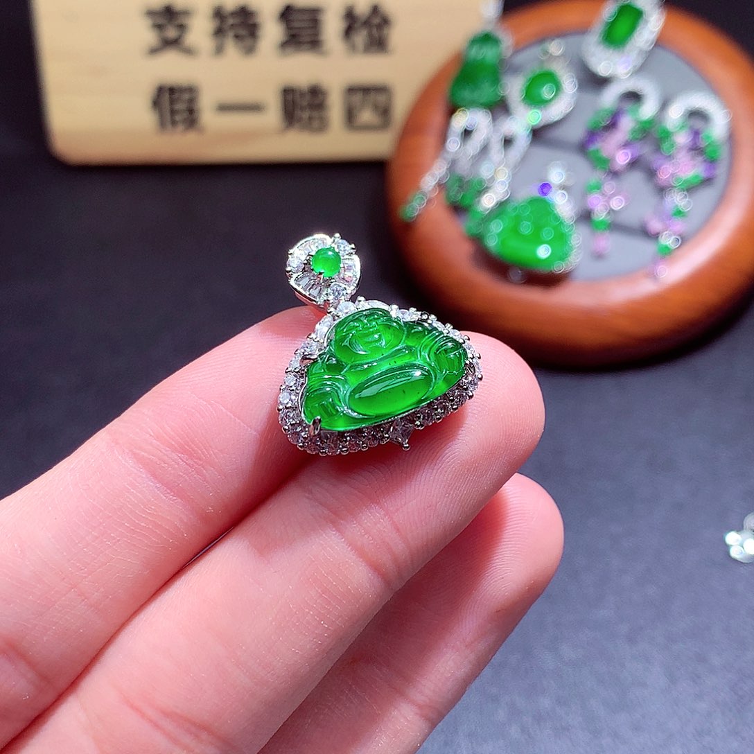 颈饰未镶嵌翡翠翡翠
