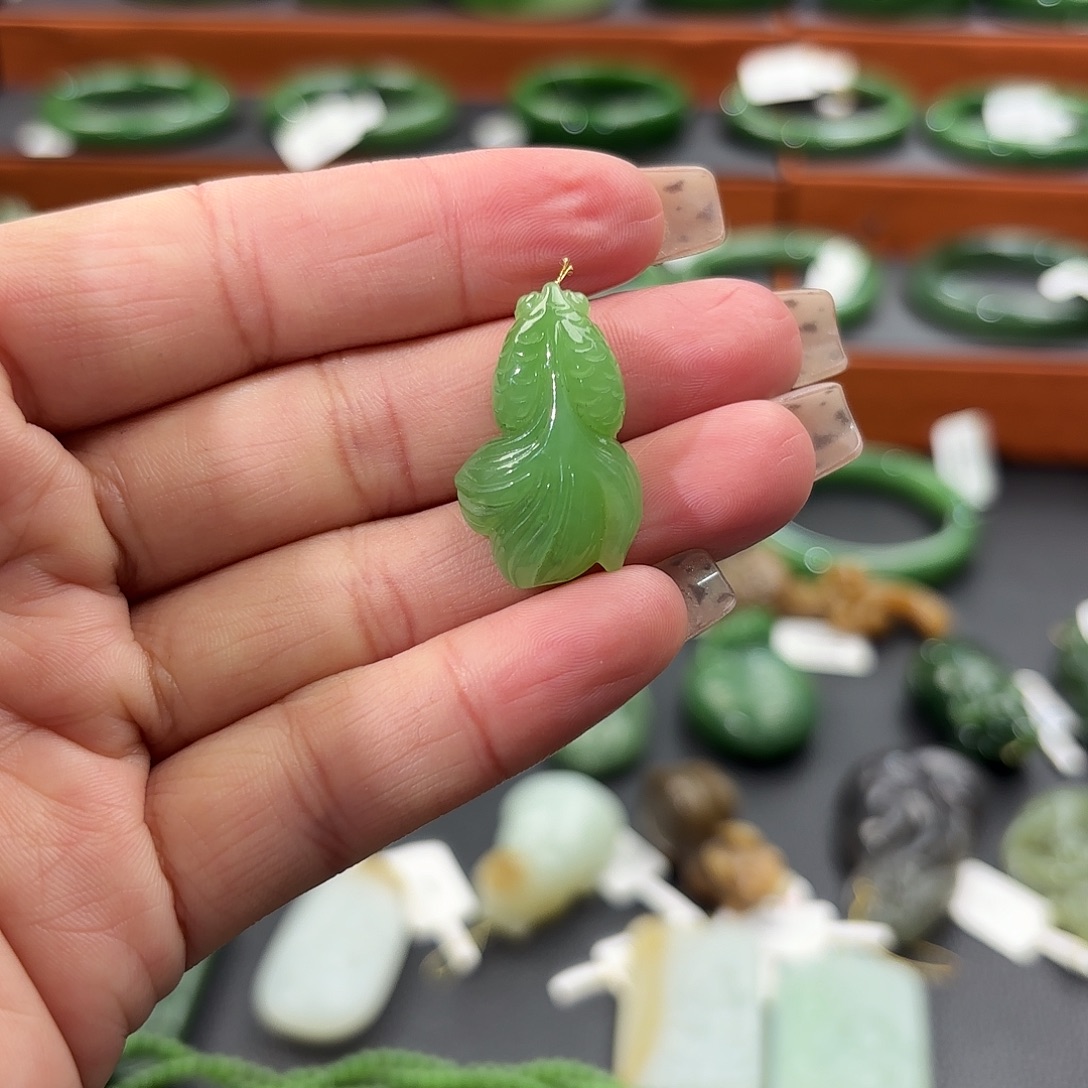 和田玉未镶嵌吊坠(不含链)色标级苹果绿