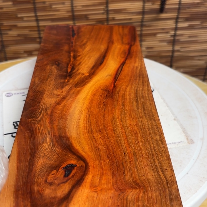 大叶紫檀（黑酸枝木类）